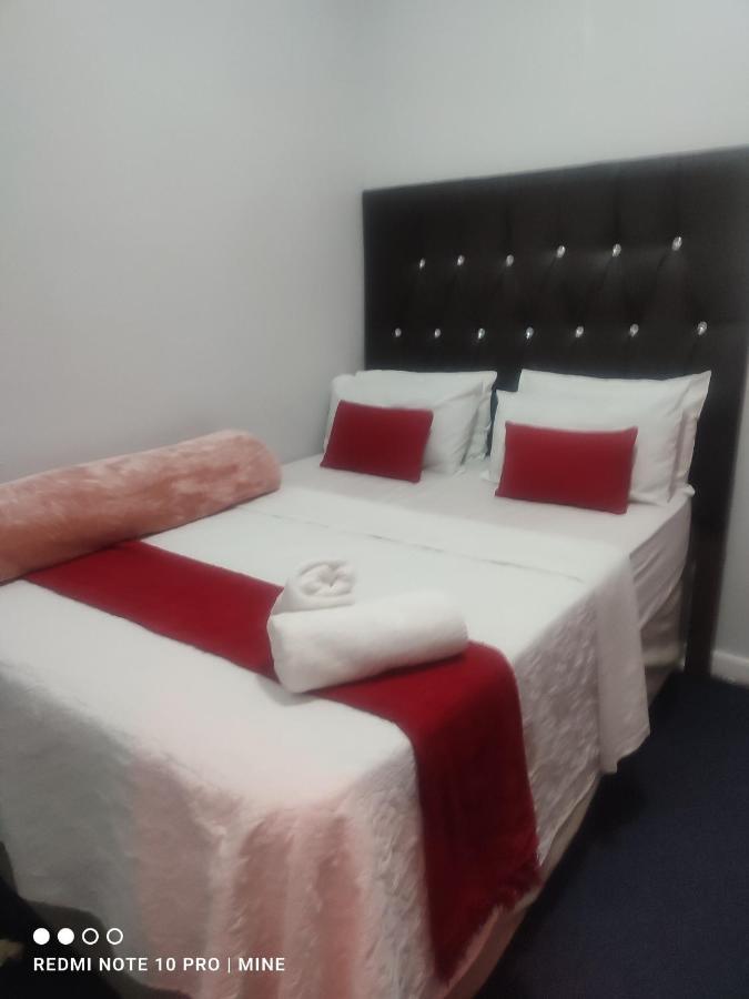 The Croc Guest House Springs  Luaran gambar