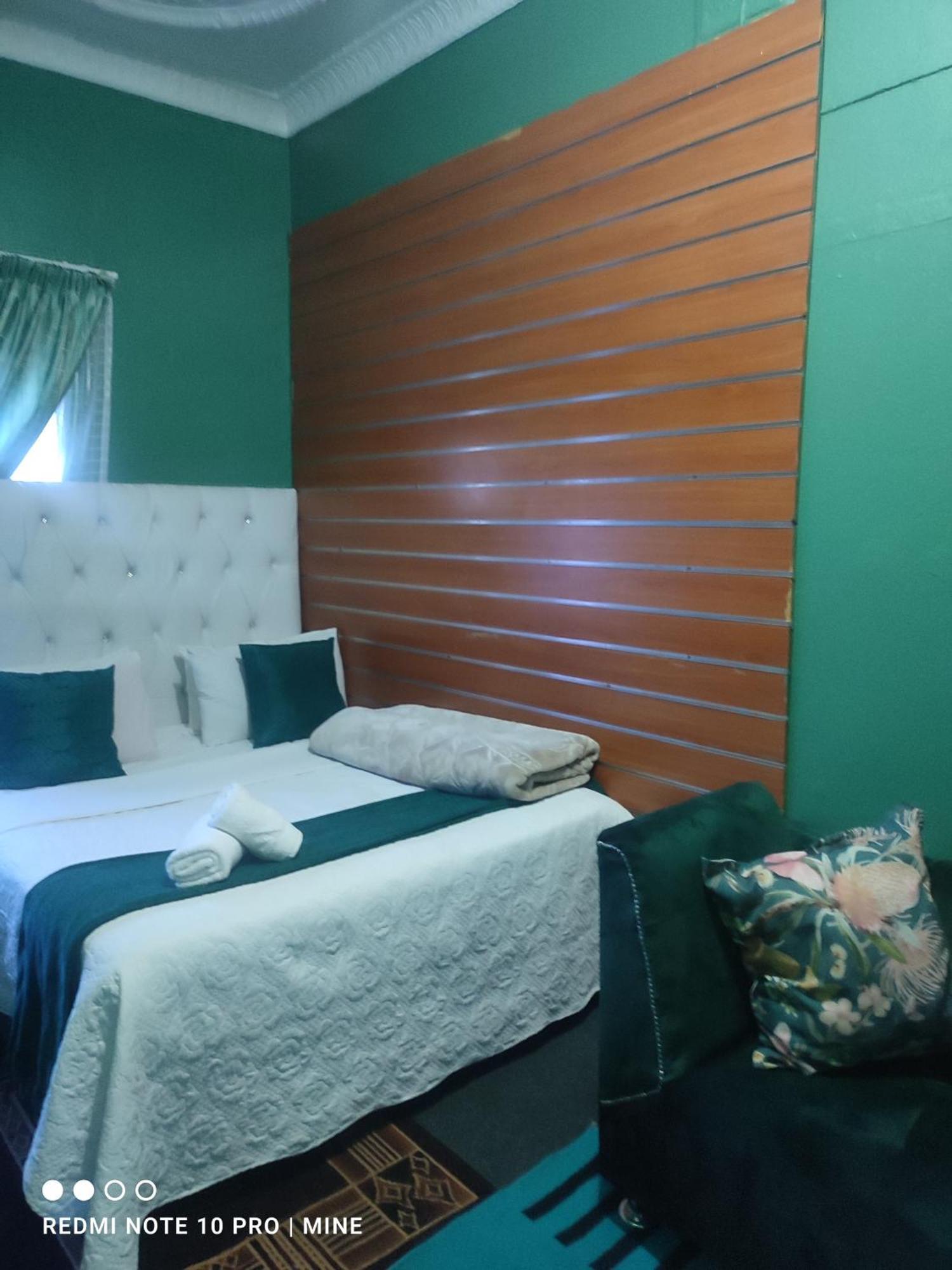 The Croc Guest House Springs  Luaran gambar